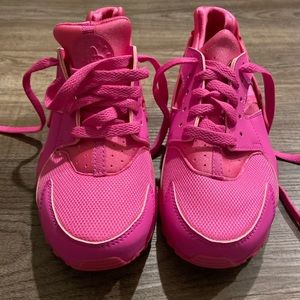 BRAND NEW Nike huarache, never worn!